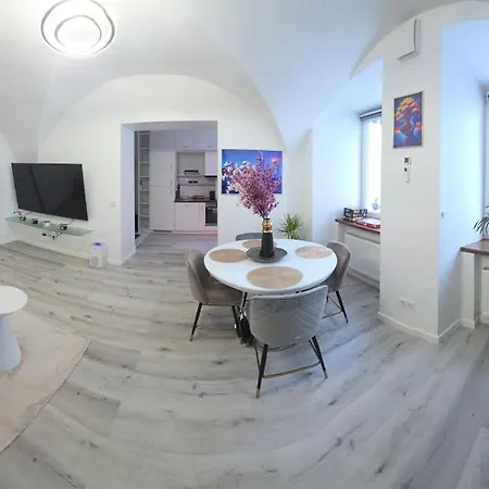 K Spot Apartment Private Spa Tub & Sauna Old Town Διαμέρισμα