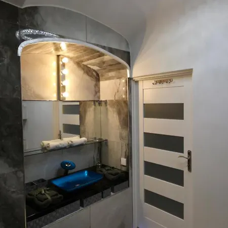 K Spot Apartment Private Spa Tub & Sauna Old Town * Βίλνιους