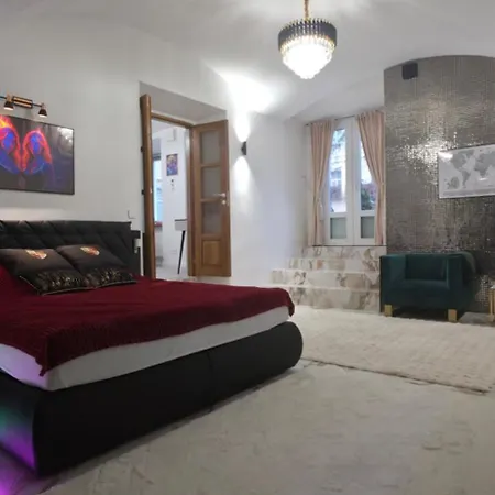 K Spot Apartment Private Spa Tub & Sauna Old Town