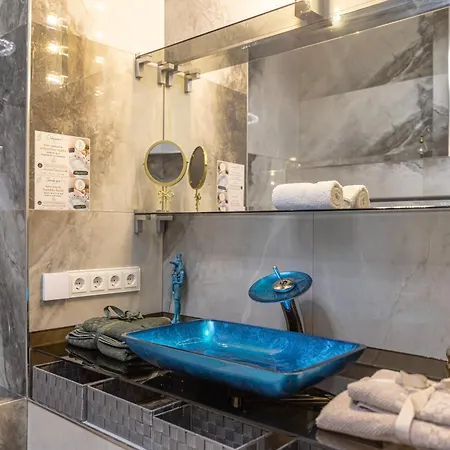 K Spot Apartment Private Spa Tub & Sauna Old Town Διαμέρισμα *