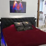 아파트 K Spot With Sauna And Jakuzzi 빌뉴스