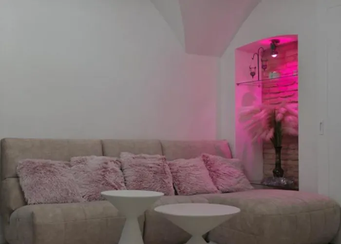 K Spot In Old Town With Sauna And Jakuzzi