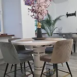 Апартаменты K Spot With Sauna And Jakuzzi *